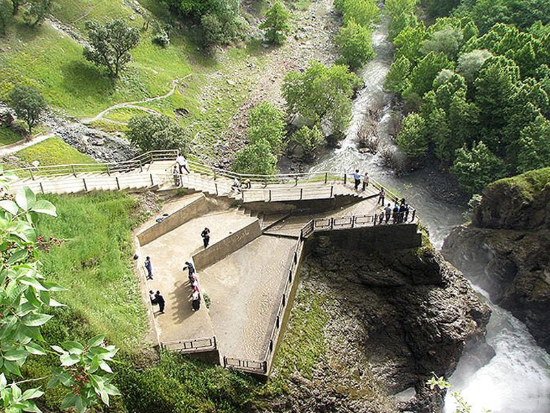 آبشار شلماش، نگینی در دل طبیعت آذربایجان غربی: سفری به سرزمین آبشارها 4 آبشار شلماش
