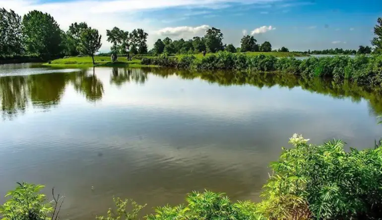 دریاچه نورماس: همه چیز درباره این نگین پنهان شمال! 1 دریاچه نورماس