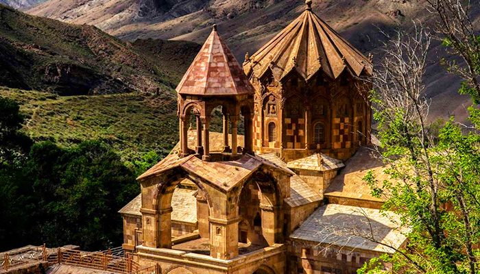 جاهای دیدنی جلفا؛ ۱۰ جاذبه برتر و نکات سفر 2 جاهای دیدنی جلفا؛ ۱۰ جاذبه برتر و نکات سفر