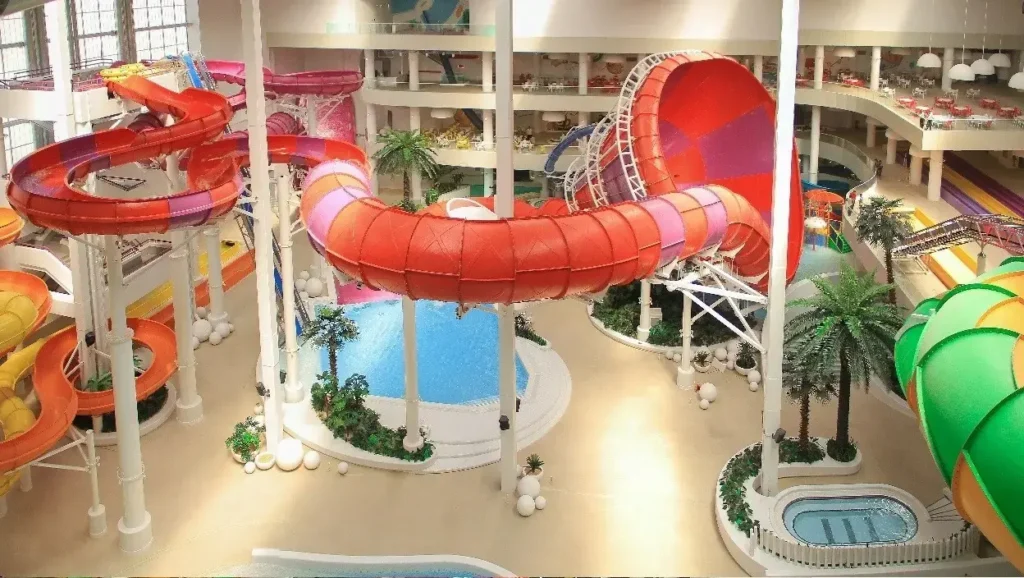 بهترین پارک های آبی تهران؛ آدرس، امکانات و قیمت بلیط 2 پارک آبی اُپارک