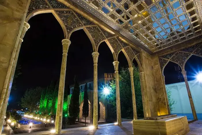 مقبره صائب تبریزی: گنجینه شعر و معماری تبریز 2 معماری آرامگاه صائب تبریزی