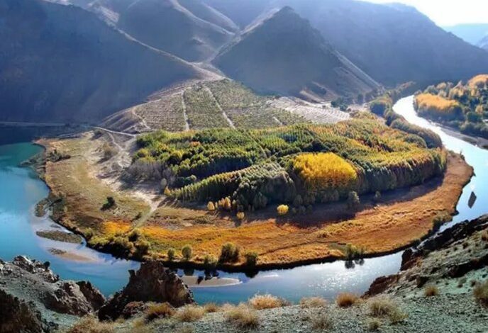 گشتی در قلب ایران