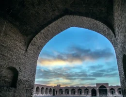 کاروانسرای دیر گچین کویر