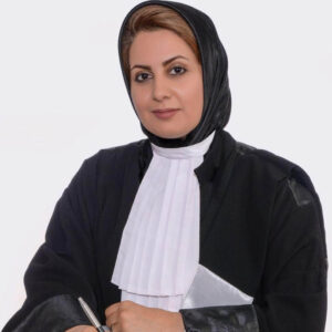فرزانه آذربیک — وکیل پایه یک دادگستری در تهران