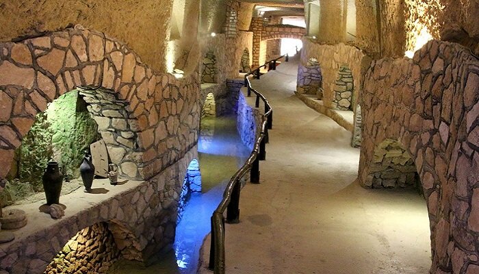 تفریح کیش برای کودکان: شهربازی، پارک آبی و جاذبهها 5 شهر زیر آب (کاریز) کیش