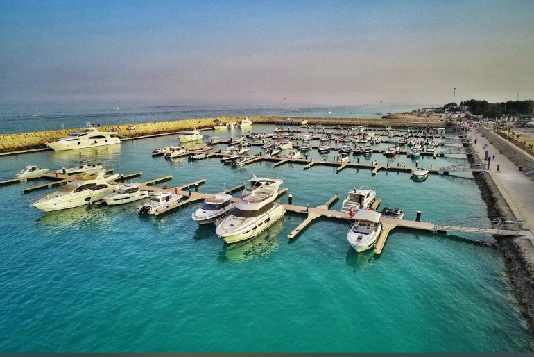 ساحل مارینا کیش: تفریحات، امکانات و بهترین تجربه 2 ساحل مارینا کیش