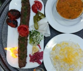 معرفی کامل کافه رستوران باغ سیب سنندج — تجربه‌ای دلنشین از غذا و فضای سبز