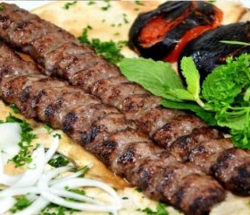 معرفی کامل کبابی کوهستان — تجربه‌ای لذیذ از طعم‌های ایرانی در سنندج