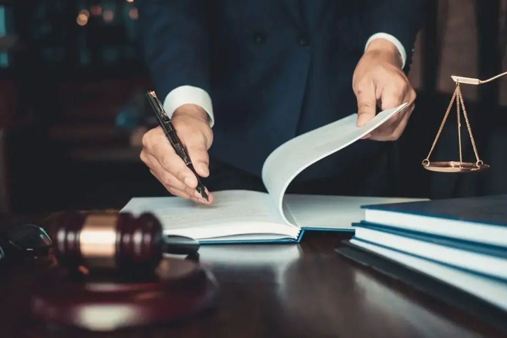 شکایت کیفری چیست و چگونه ثبت میشود؟ | راهنمای کامل و کاربردی 3 شکایت کیفری