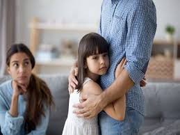 حق ملاقات فرزند چگونه تعیین میشود؟ | راهنمای کامل و قانونی 4 حق ملاقات فرزند
